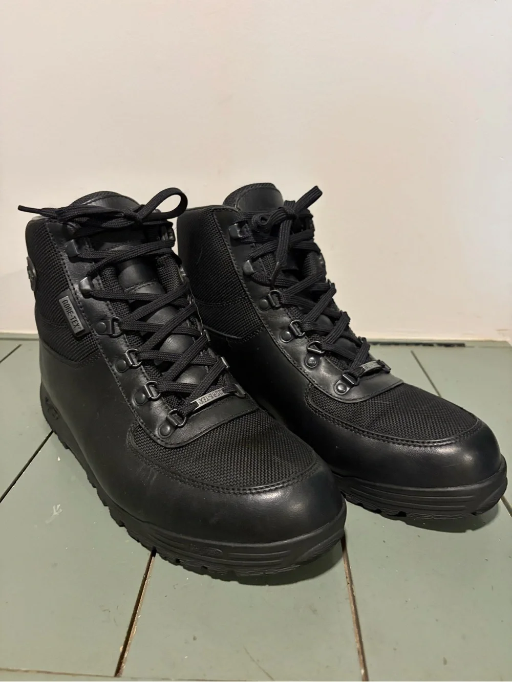 Vasque Skywalk GTX Men’s Black GORE-TEX Waterproof Hiking Boots Size 12